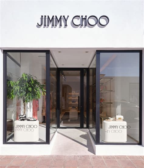 jimmy choo aterriza en las rozas village